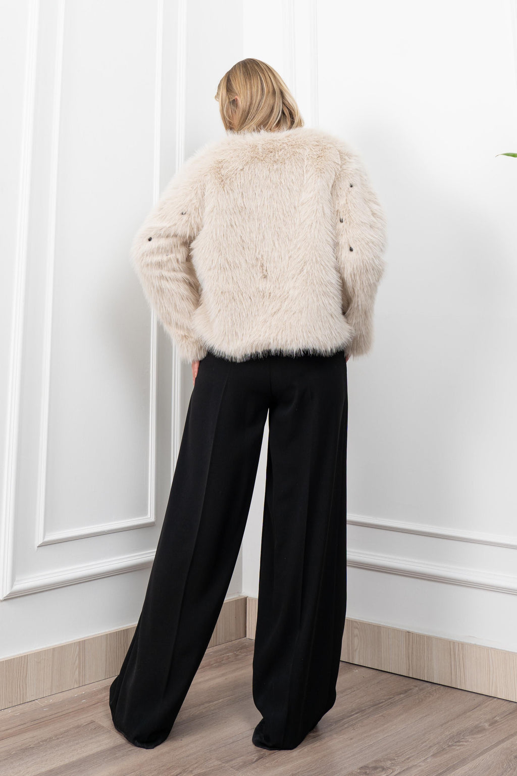 LEVI İNCİ İŞLEMELİ PELUŞ MONT - BEJ