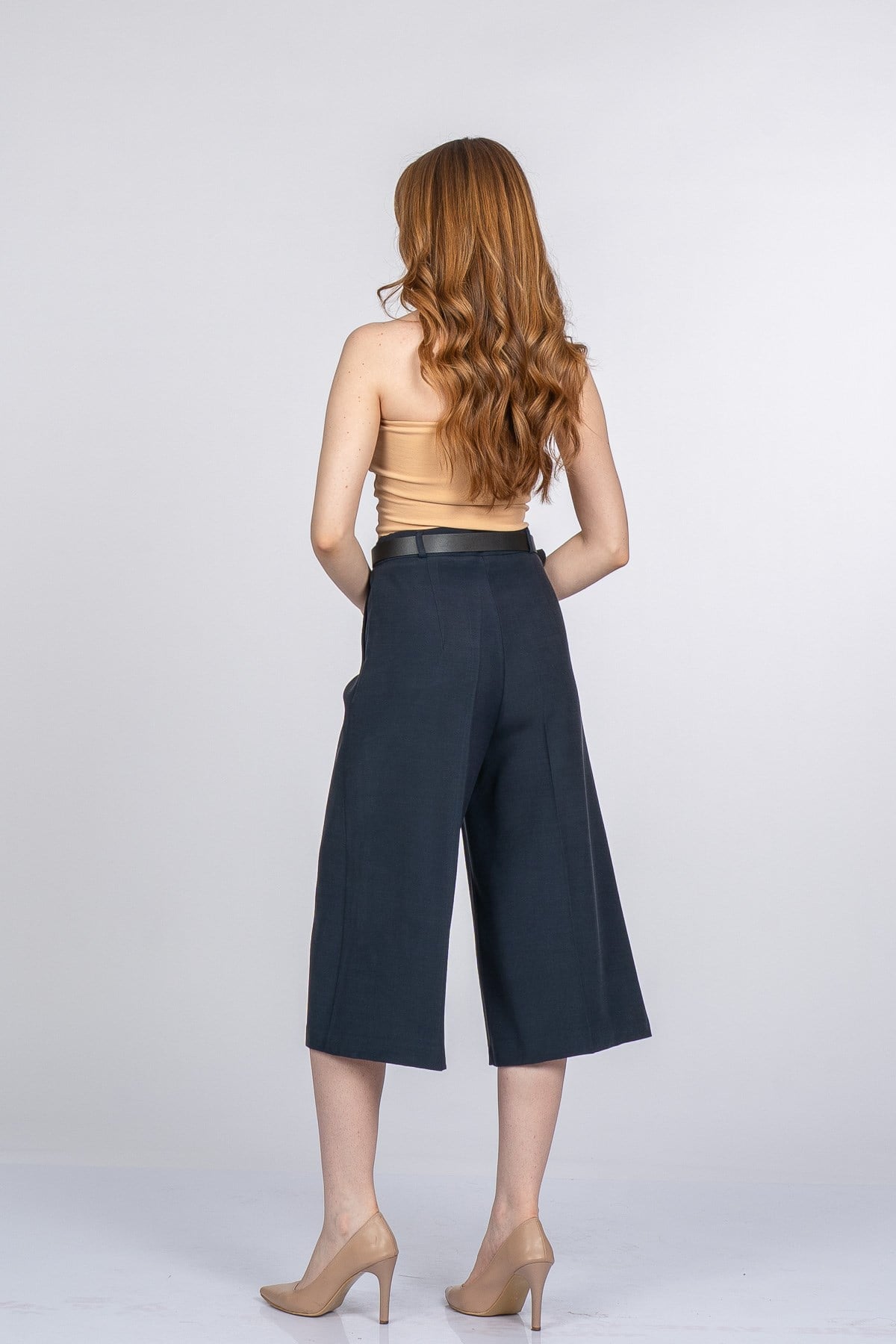 NIKKI KEMERLİ KISA PANTOLON - LACI