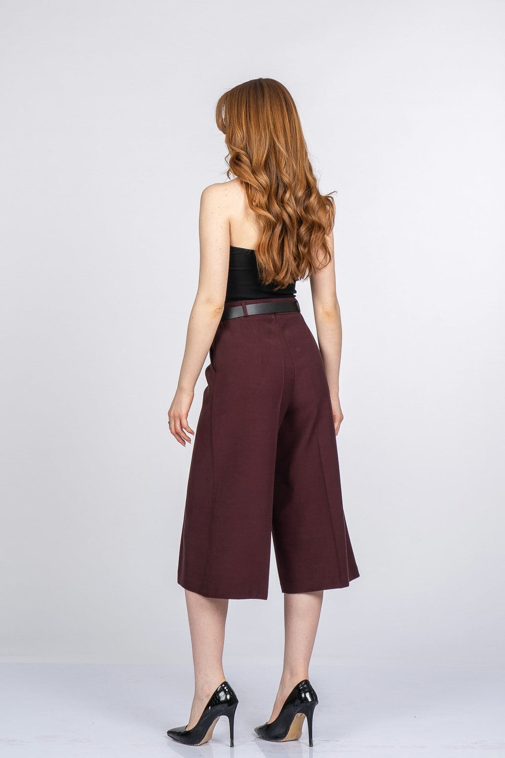 NIKKI KEMERLİ KISA PANTOLON - BORDO