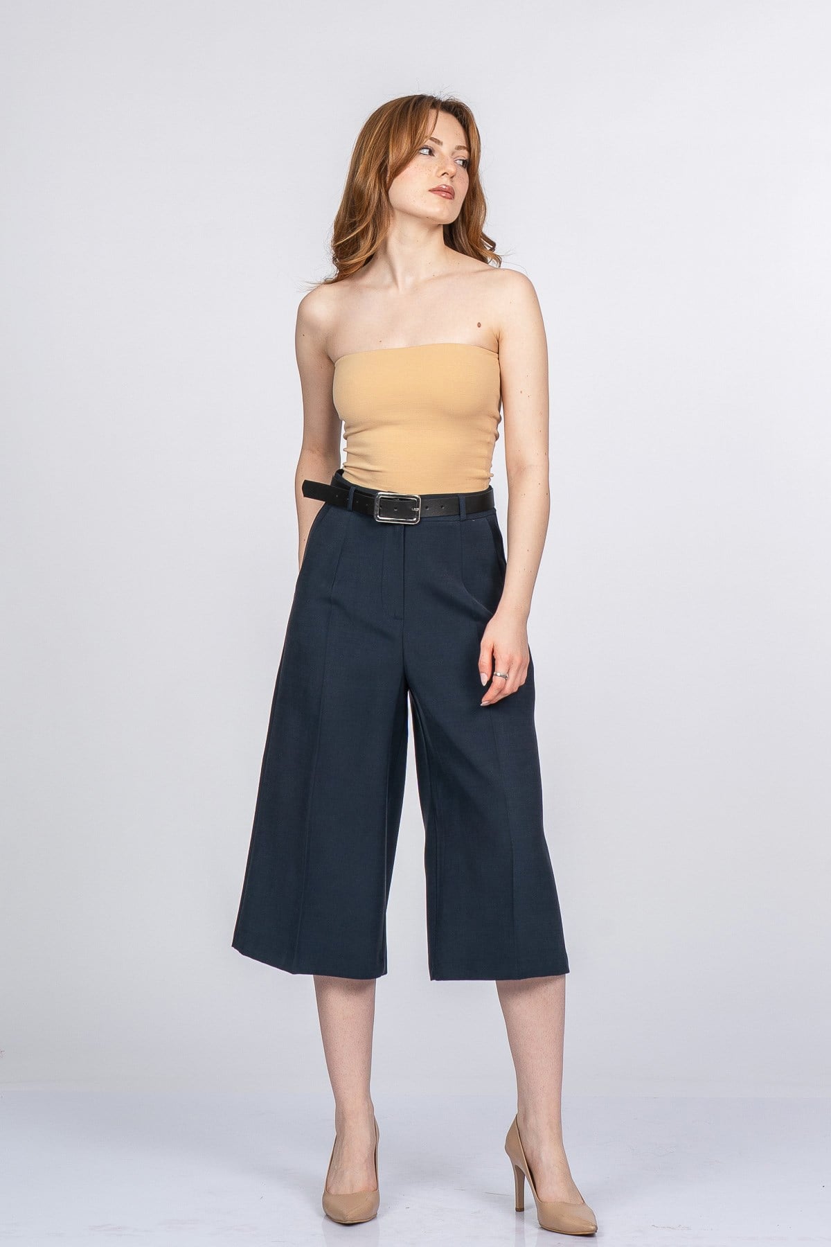 NIKKI KEMERLİ KISA PANTOLON - LACI