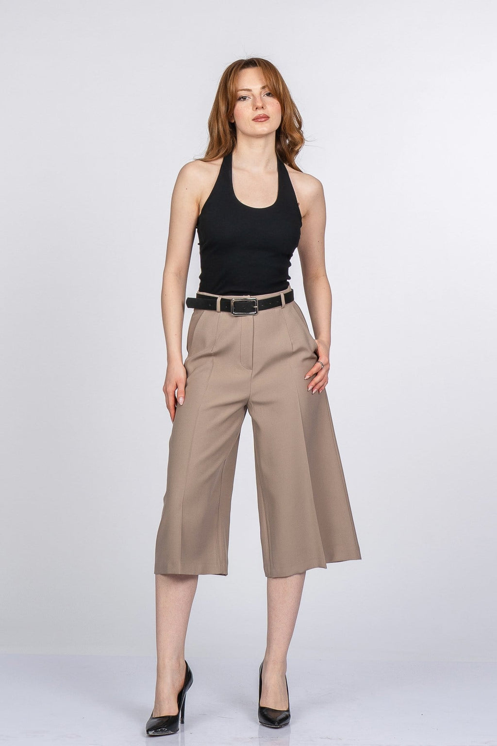 NIKKI KEMERLİ KISA PANTOLON - BEJ