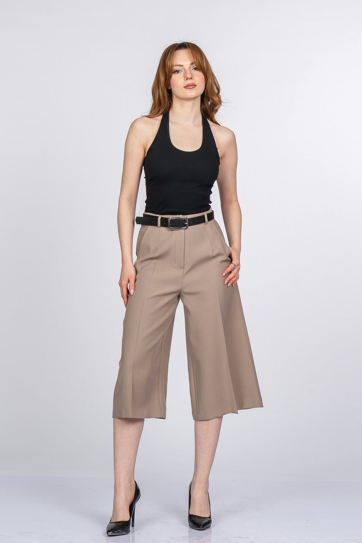 NIKKI KEMERLİ KISA PANTOLON - BEJ