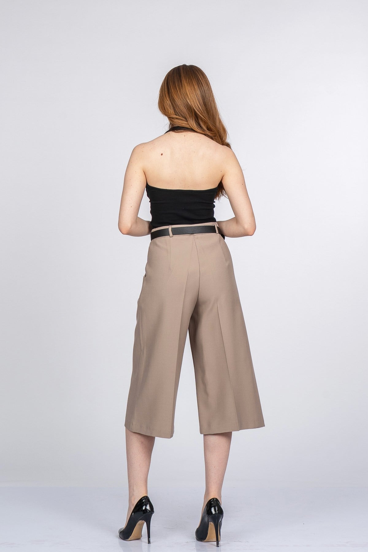 NIKKI KEMERLİ KISA PANTOLON - BEJ